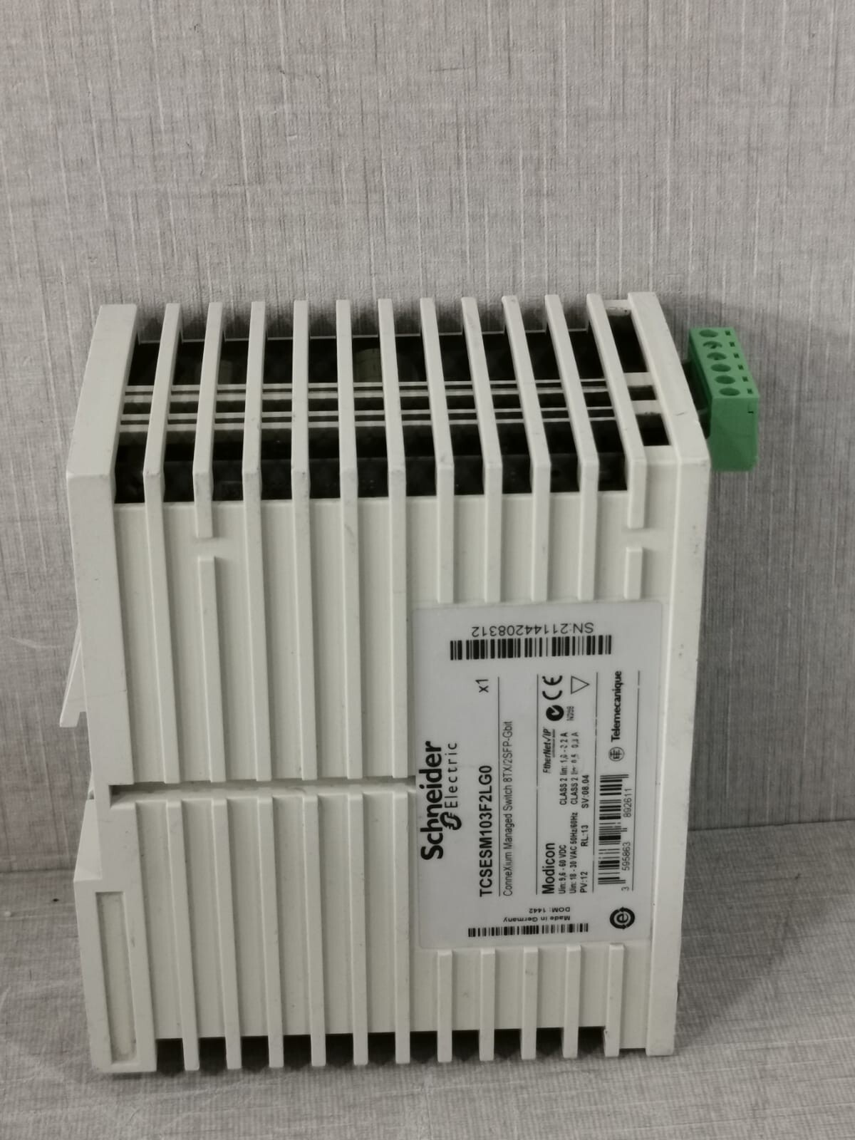 Schneider TCSESM103F2LG0 Modicon Schneider TCSESM103F2LG0 ConneXium Managed Switch 8TX/2SFP-Gbit 4