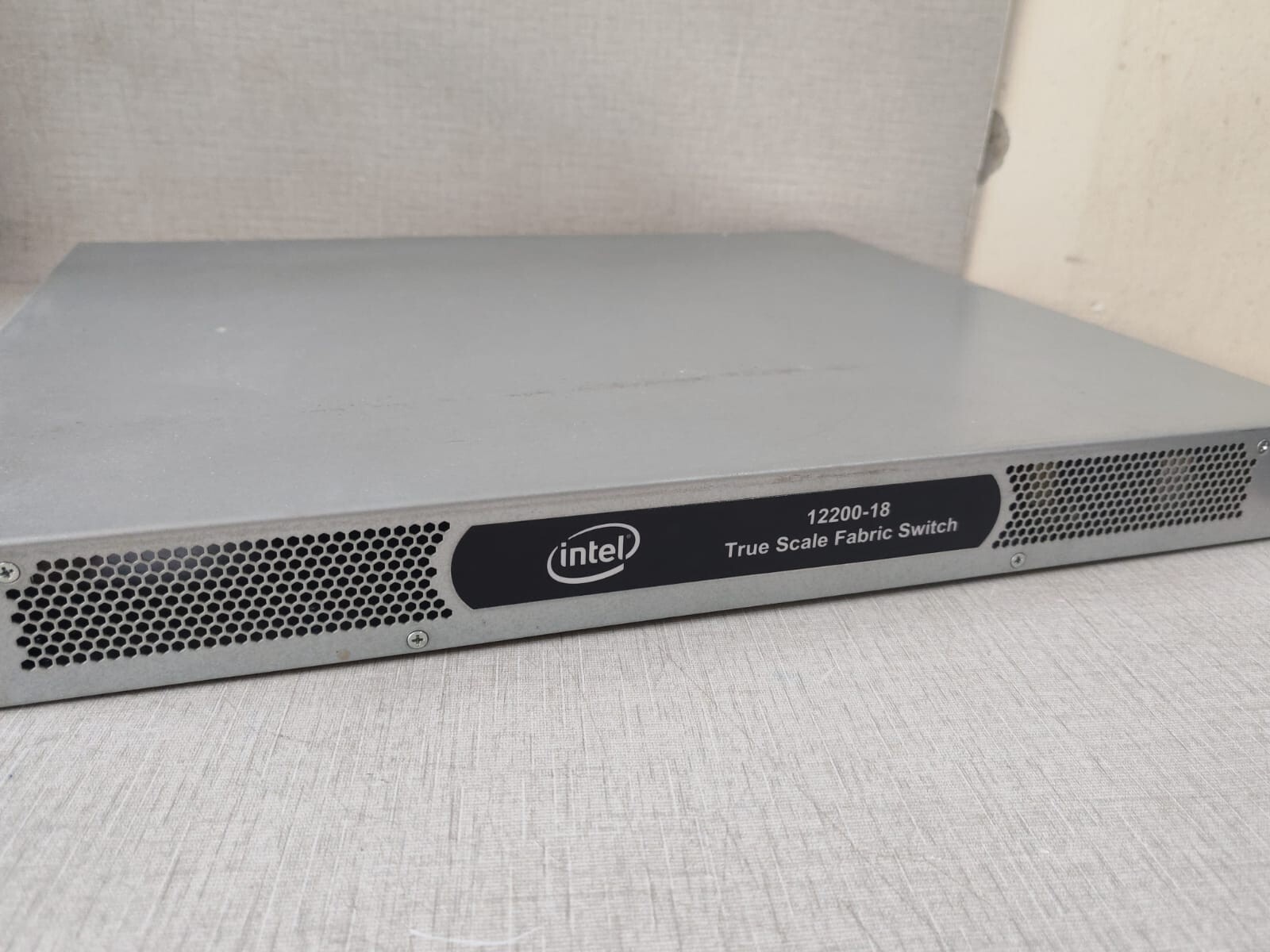 Intel 12200-18 INTEL 12200-18 TRUE SCALE FABRIC EDGE SWITCH 18 PORT 100-240VAC 3