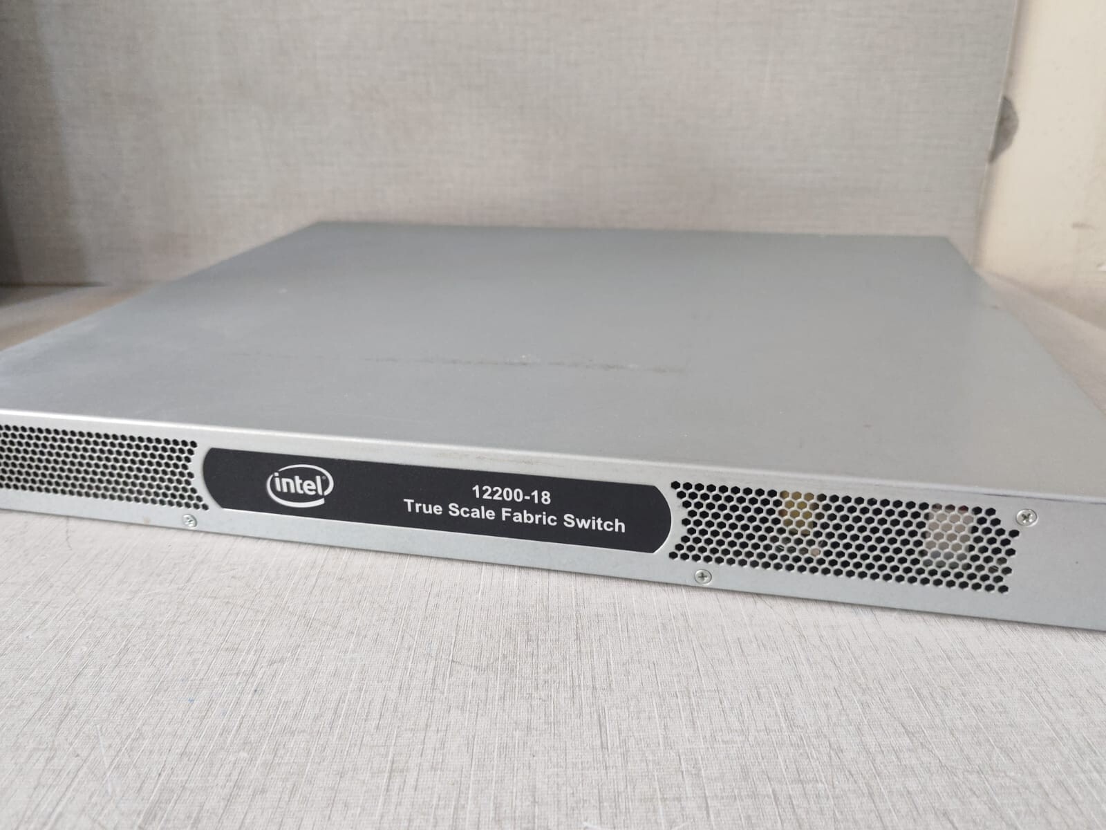 Intel 12200-18 INTEL 12200-18 TRUE SCALE FABRIC EDGE SWITCH 18 PORT 100-240VAC 4