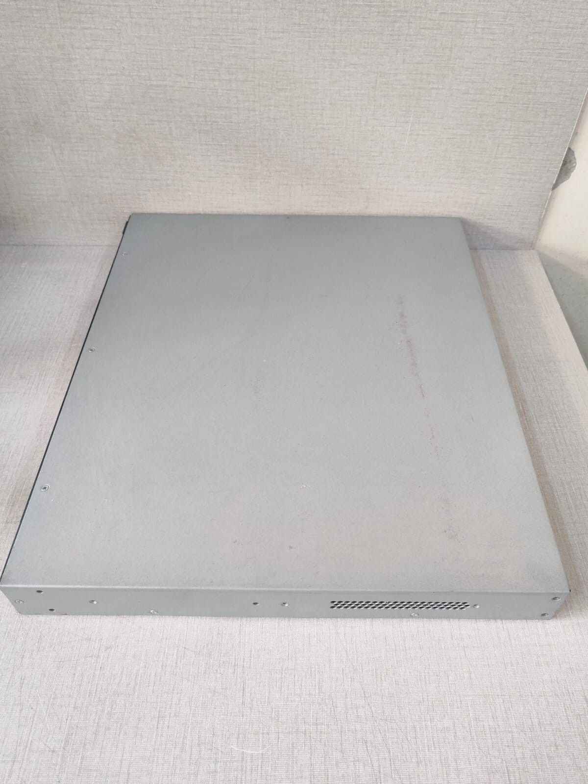 Intel 12200-18 INTEL 12200-18 TRUE SCALE FABRIC EDGE SWITCH 18 PORT 100-240VAC 8