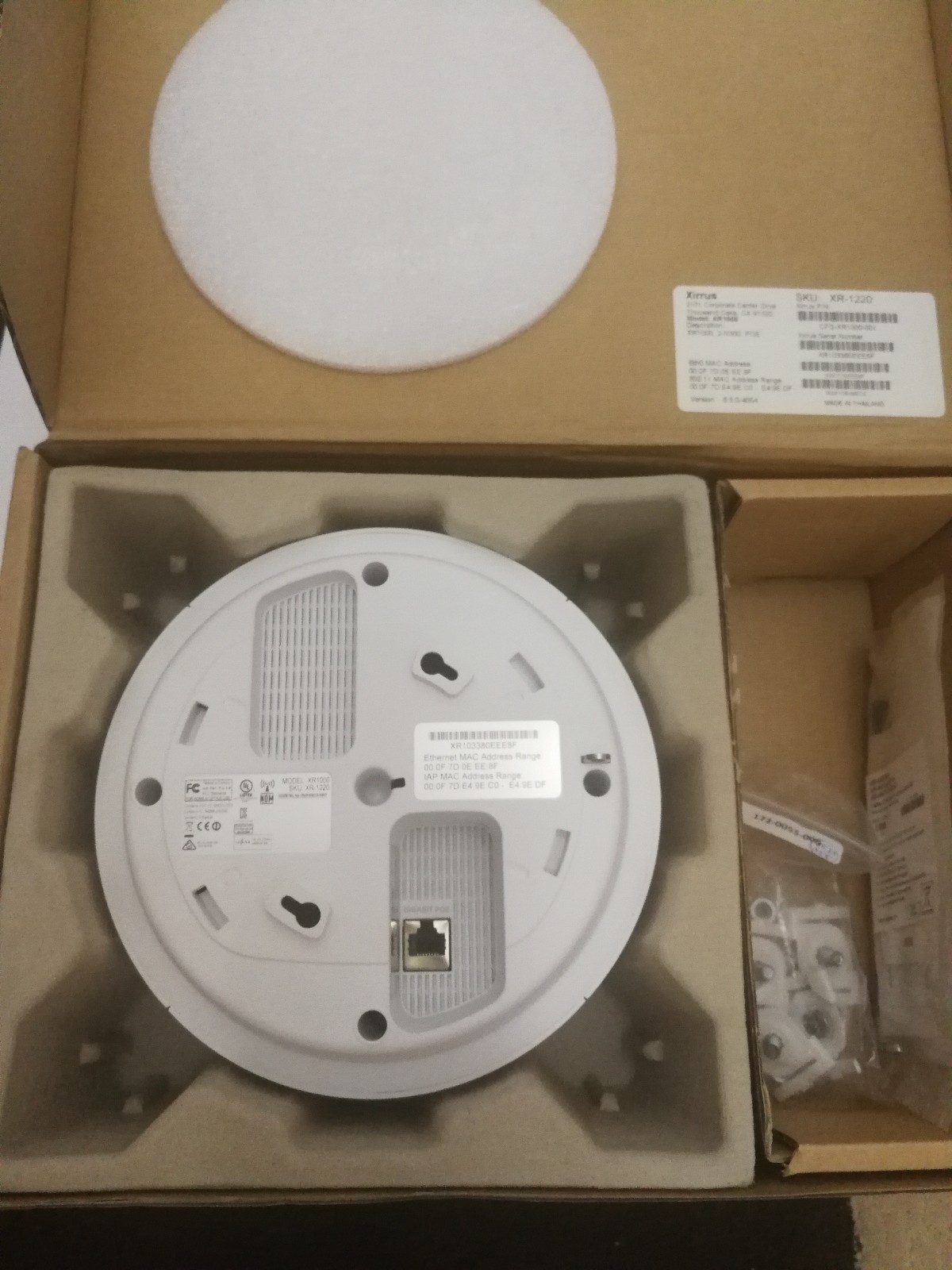 Xirrus XR-1220 Xirrus Wireless Access Point XR-1000(XR-1220) 2 Radios 802.11n 4