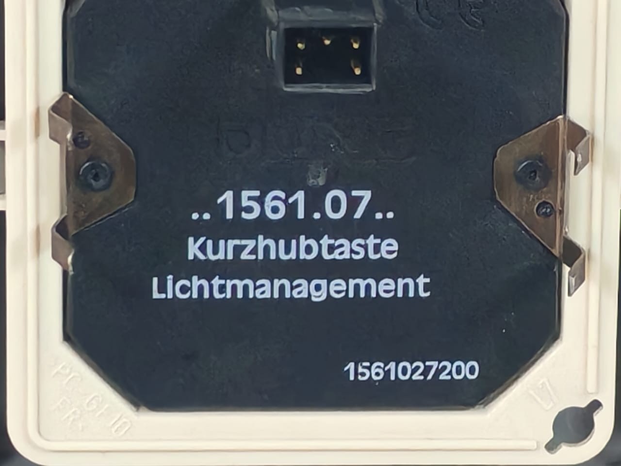 JUNG ES 1561.07 F JUNG ES 1561.07 F Short-Stroke button with Radio Receiver 5