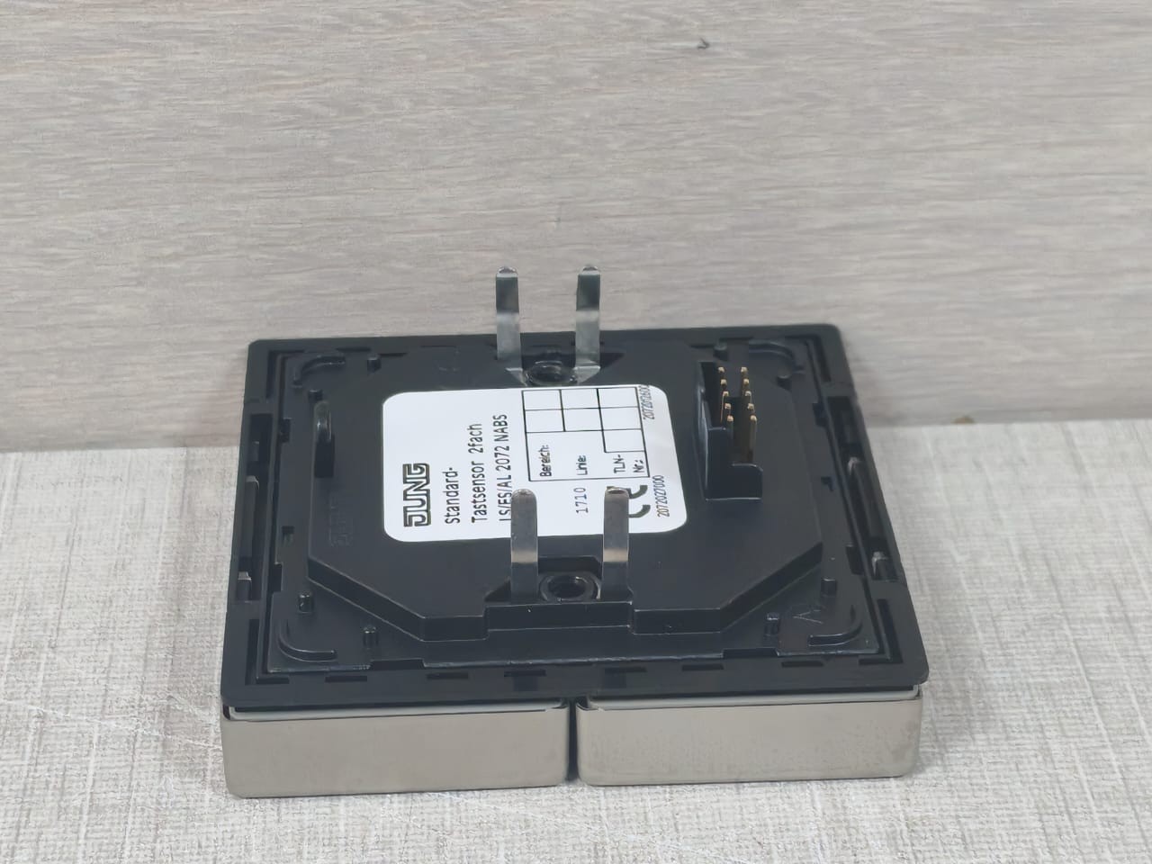 JUNG ES 2072 NABS Jung ES 2072 NABS 2-Way Push-Button Sensor 9