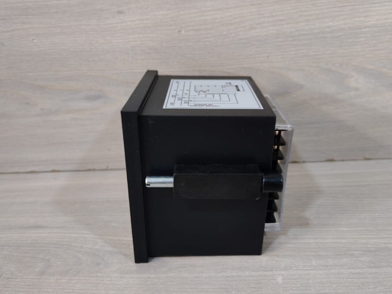 CONZERV DM-3252 CONZERV DM 3252 DIGITAL PANEL METER 300/5A -WITH MISSING PART 8