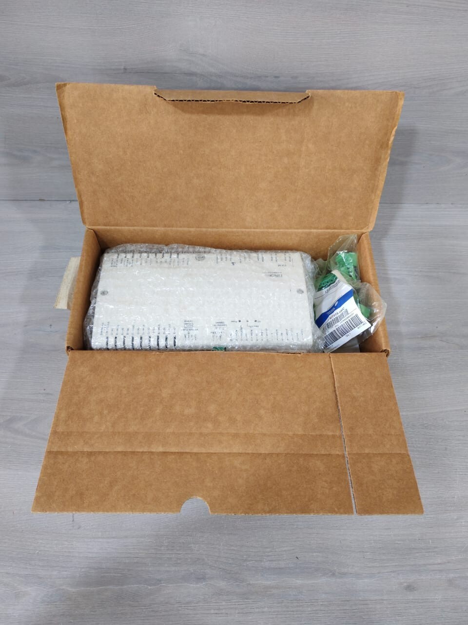 Johnson Controls FX16 LP-FX16X04-000C VER.B JOHNSON CONTROLS FX16 LP-FX16X04-000C VER.B PLUS MASTER CONTROLLER 2