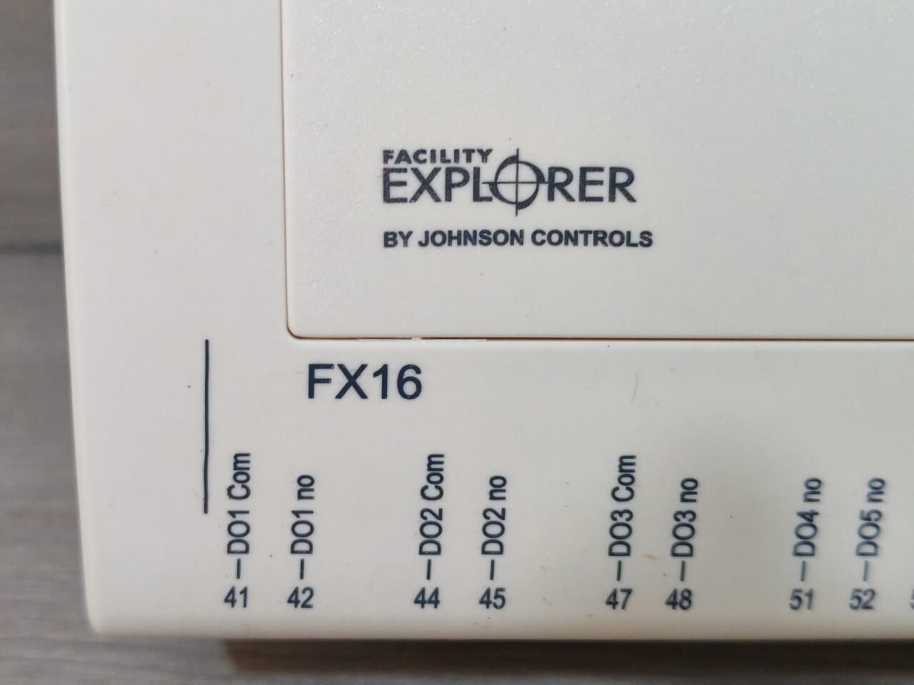 Johnson Controls FX16 LP-FX16X04-000C VER.B JOHNSON CONTROLS FX16 LP-FX16X04-000C VER.B PLUS MASTER CONTROLLER 4