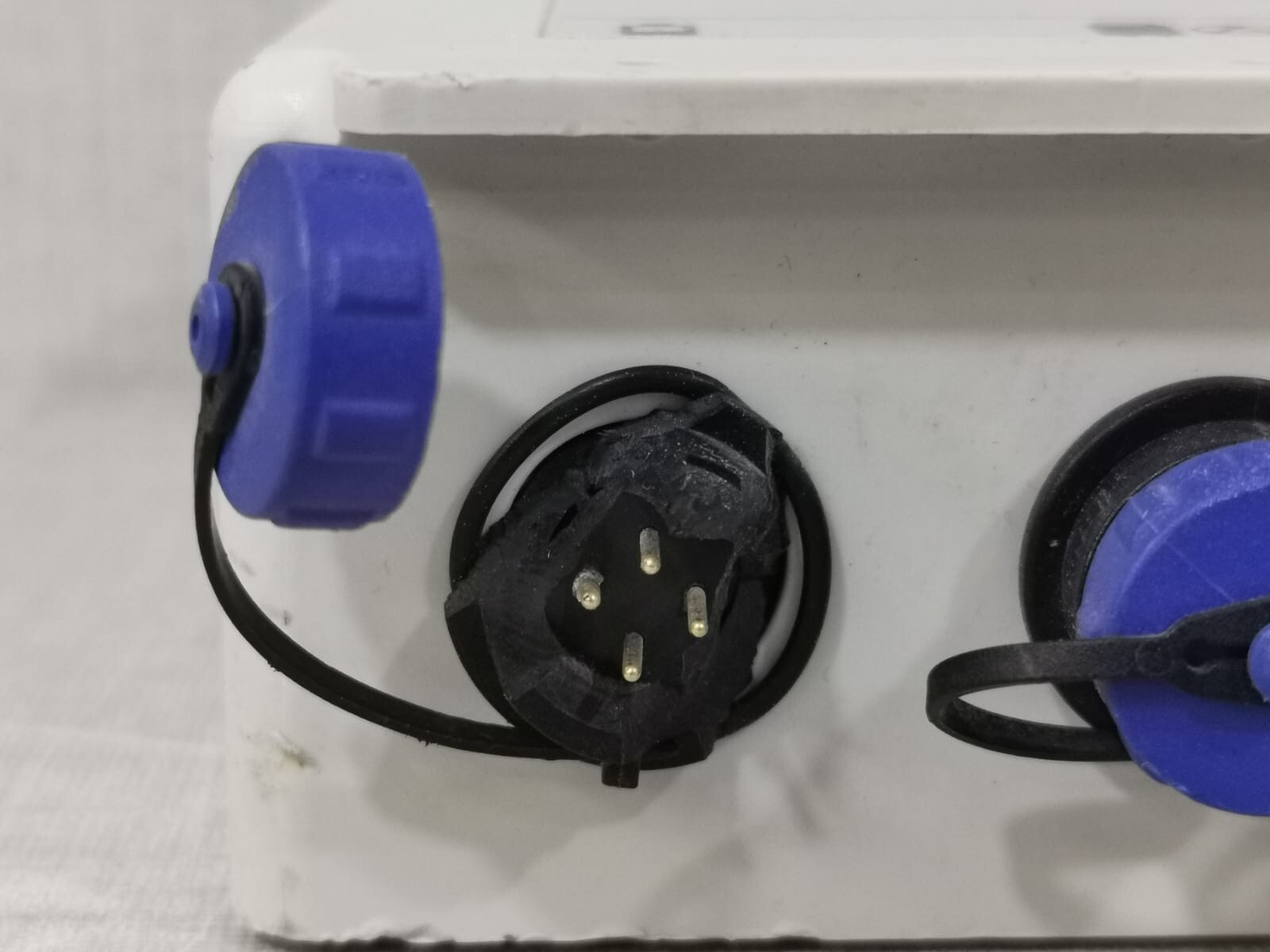 ABB EB7302200 ABB AquaMaster S / AM/EB7302200 ELECTROMAGNTIC FLOWMETER-DAMAGED ON THE SCREEN 6