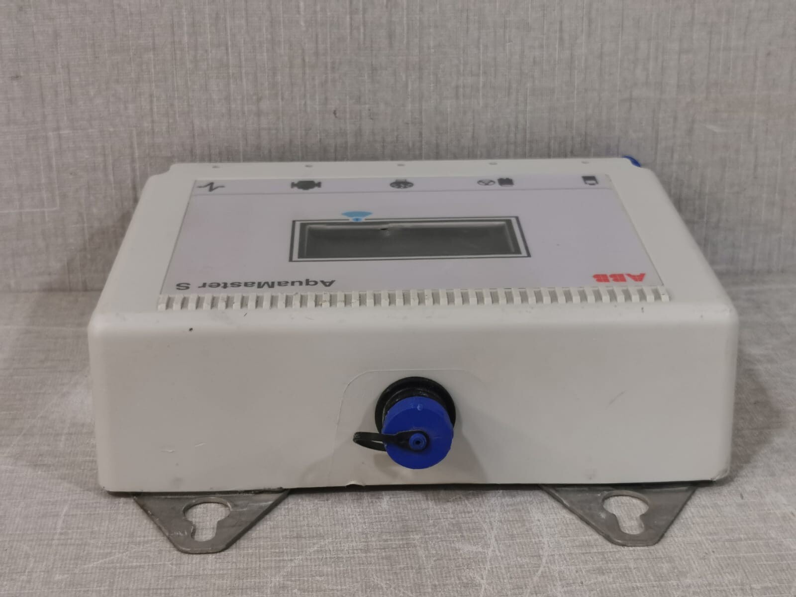 ABB EB7302200 ABB AquaMaster S / AM/EB7302200 ELECTROMAGNTIC FLOWMETER-DAMAGED ON THE SCREEN 8