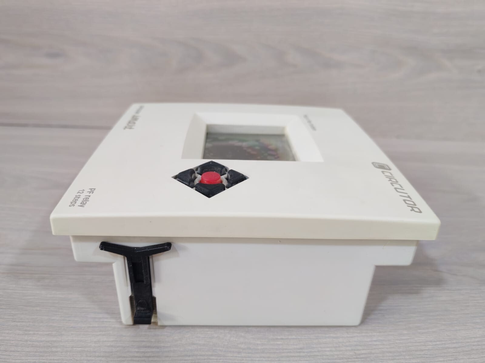 Circutor R10842 Circutor Automatic power factor regulators: Computer Max 12 Code: R10842 8