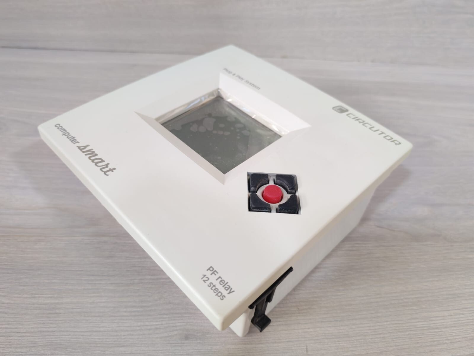 Circutor R10842 Circutor Automatic power factor regulators: Computer Max 12 Code: R10842 10