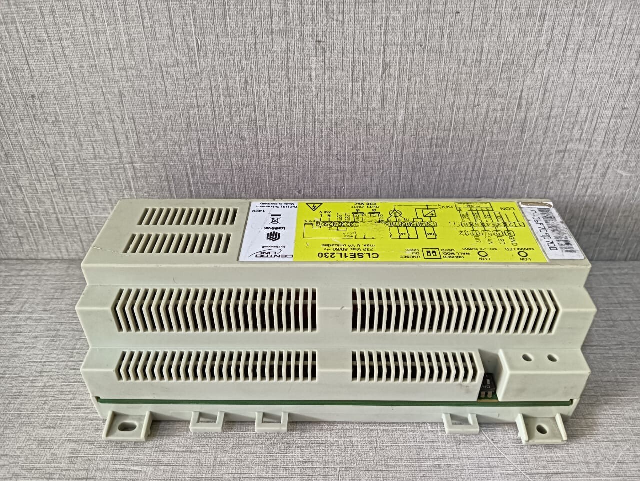 Honeywell CLSE1L230 Centra Line by Honeywell CLSE1L230 230VAC SERVAL CONTROLLER 4