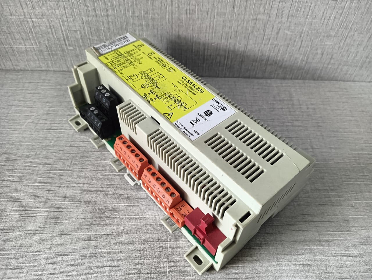 Honeywell CLSE1L230 Centra Line by Honeywell CLSE1L230 230VAC SERVAL CONTROLLER 8