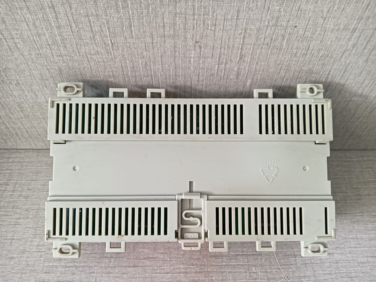 Honeywell CLSE1L230 Centra Line by Honeywell CLSE1L230 230VAC SERVAL CONTROLLER 9