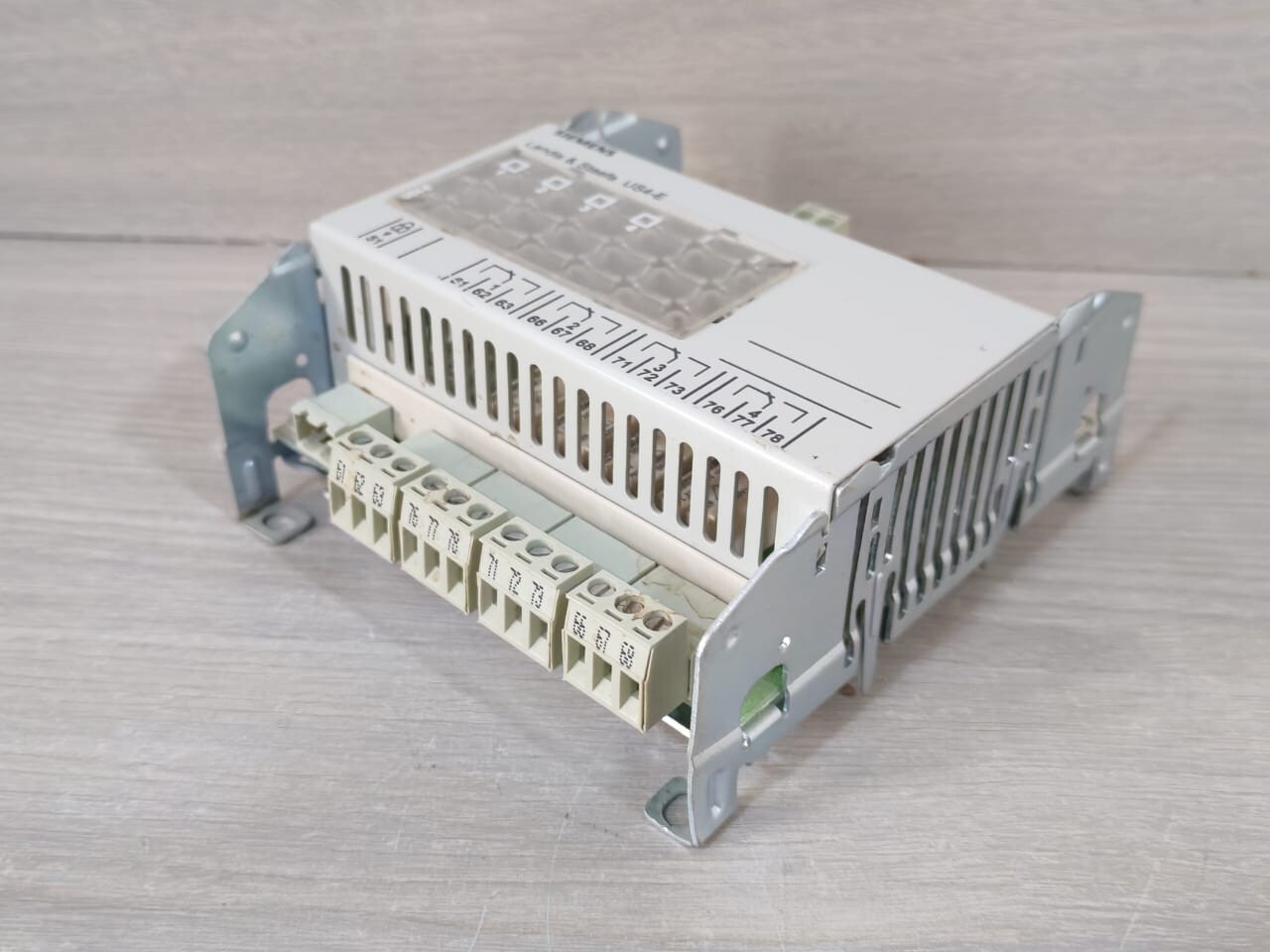 Siemens US4-E Siemens Landis & Staefa US4-E 9