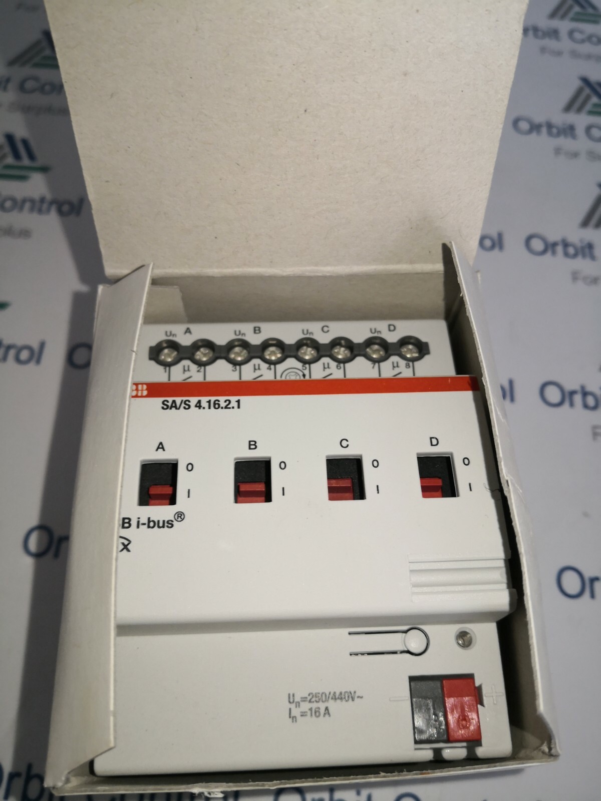 ABB 2CDG110160R0011 2CDG110160R0011 / ABB Switch Actuator SA/S4.16.2.1 3