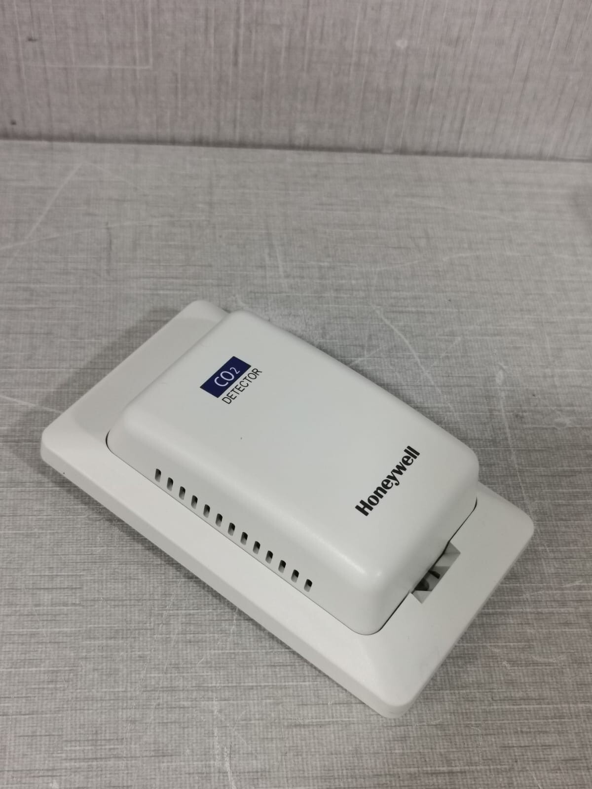 Honeywell CDS2000A1000B CDS2000A1000B / Honeywell Carbon Dioxide Detector 7