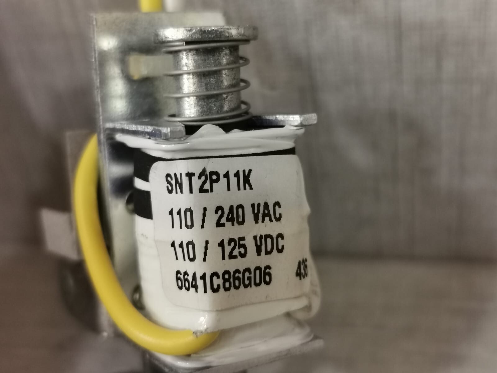 Eaton SNT2P11K EATON SNT2P11K SHUNT TRIP FOR CUTLER HAMMER SERIES C TYPE J-BREAKER 3