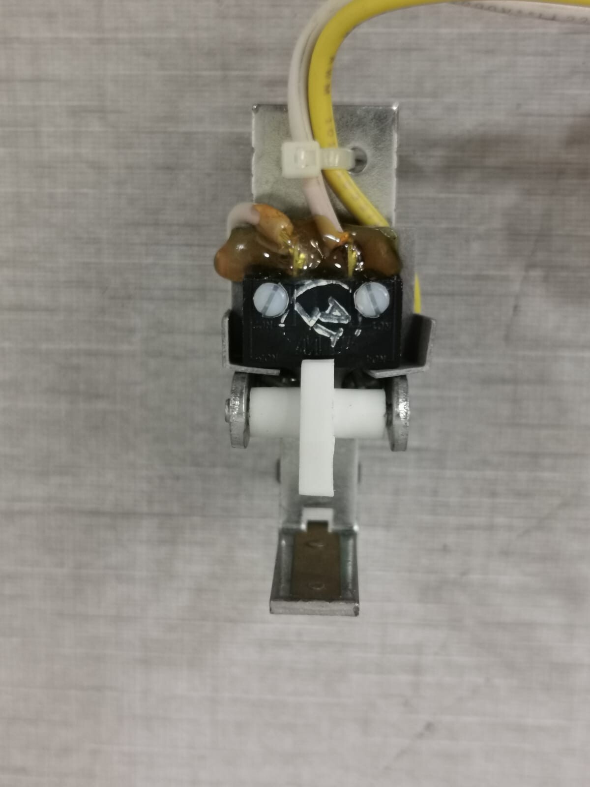 Eaton SNT2P11K EATON SNT2P11K SHUNT TRIP FOR CUTLER HAMMER SERIES C TYPE J-BREAKER 8