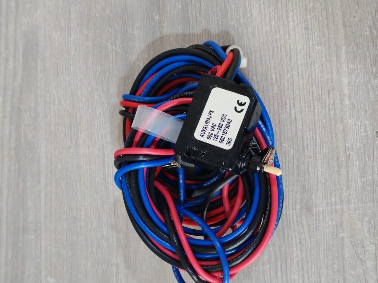 Cutler-Hammer 66C1573G43 CUTLER-HAMMER AUXALRMJPK AUX/ALARM SWITCH FOR TYPE J BREAKER 66C1573G43 600VAC 3