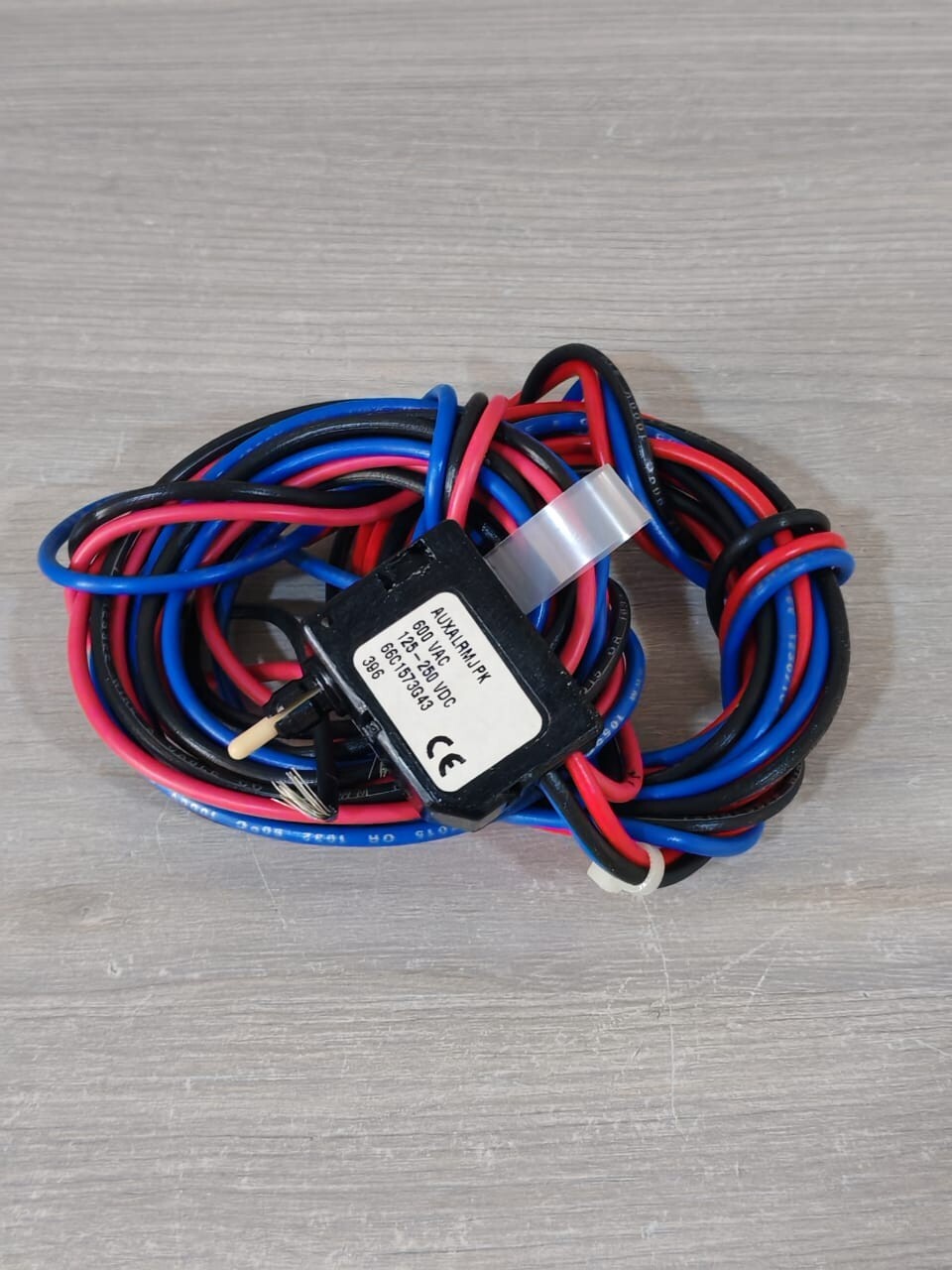 Cutler-Hammer 66C1573G43 CUTLER-HAMMER AUXALRMJPK AUX/ALARM SWITCH FOR TYPE J BREAKER 66C1573G43 600VAC 5
