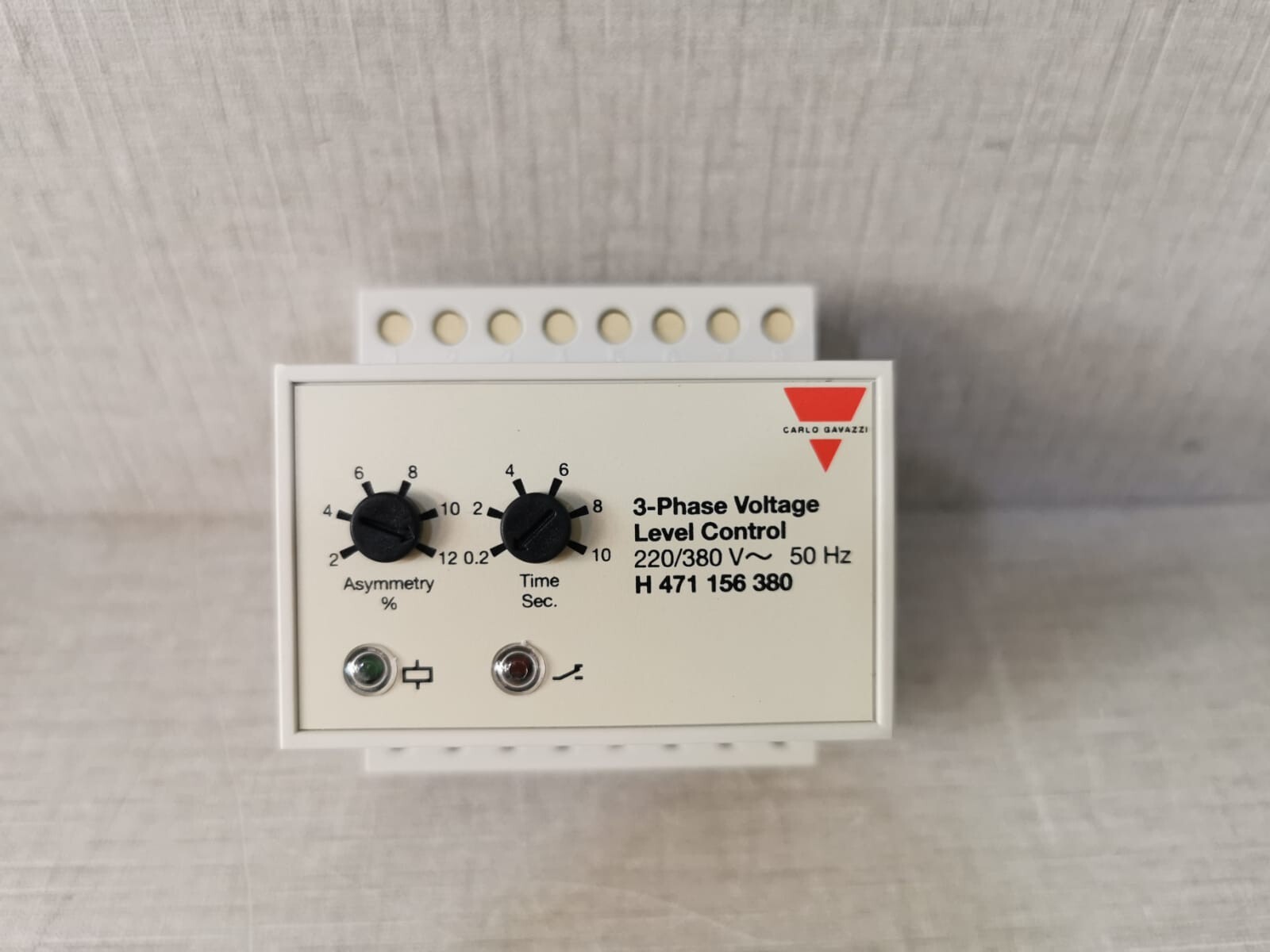 Carlo Gavazzi H471156380 CARLO GAVAZZI H471156380 3-PHASE VOLTAGE LEVEL CONTROL 2