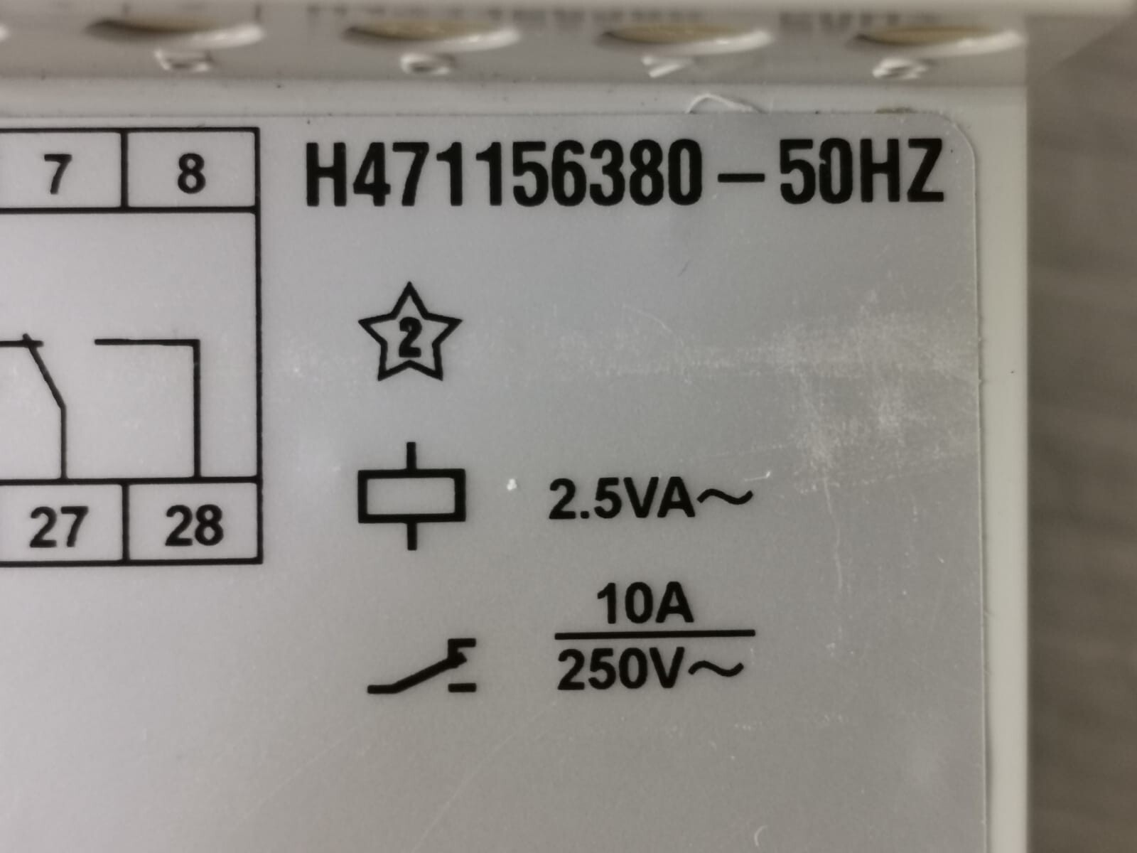 Carlo Gavazzi H471156380 CARLO GAVAZZI H471156380 3-PHASE VOLTAGE LEVEL CONTROL 4