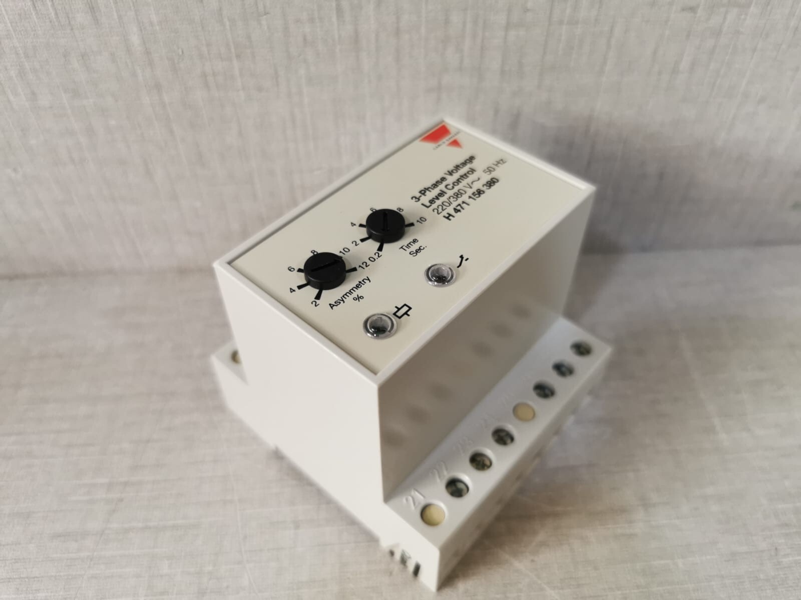 Carlo Gavazzi H471156380 CARLO GAVAZZI H471156380 3-PHASE VOLTAGE LEVEL CONTROL 9