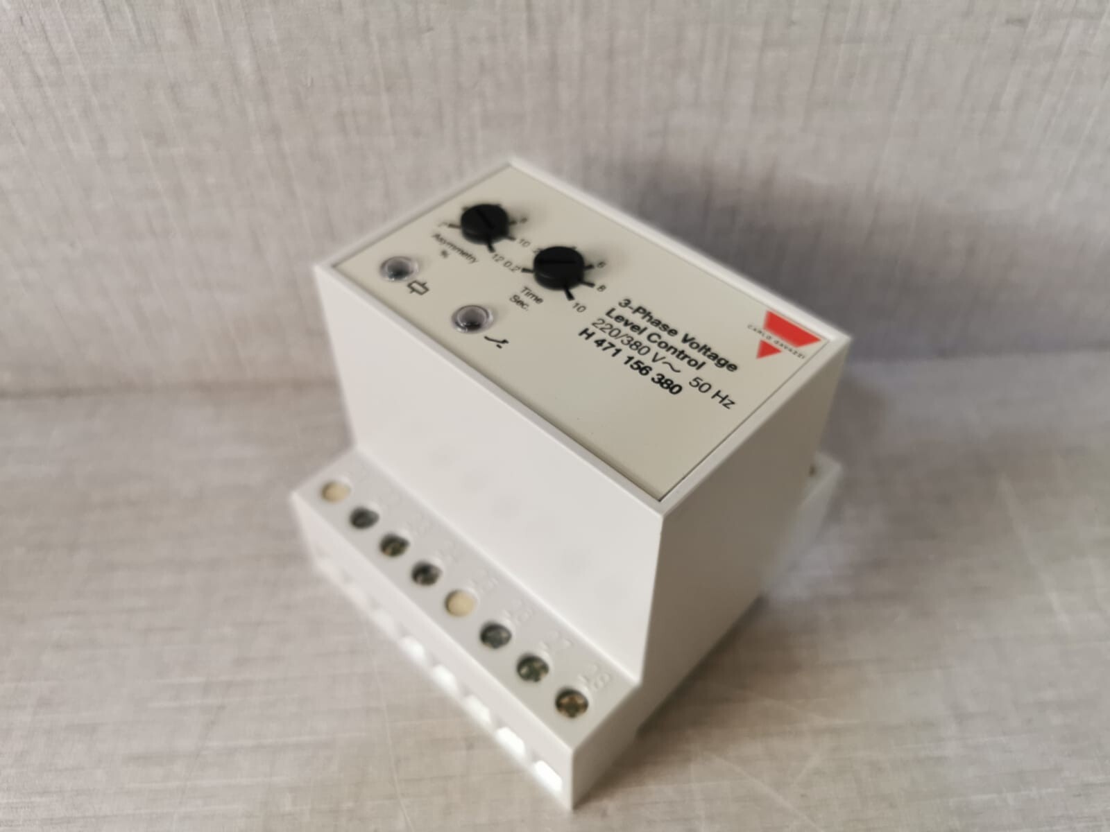 Carlo Gavazzi H471156380 CARLO GAVAZZI H471156380 3-PHASE VOLTAGE LEVEL CONTROL 10