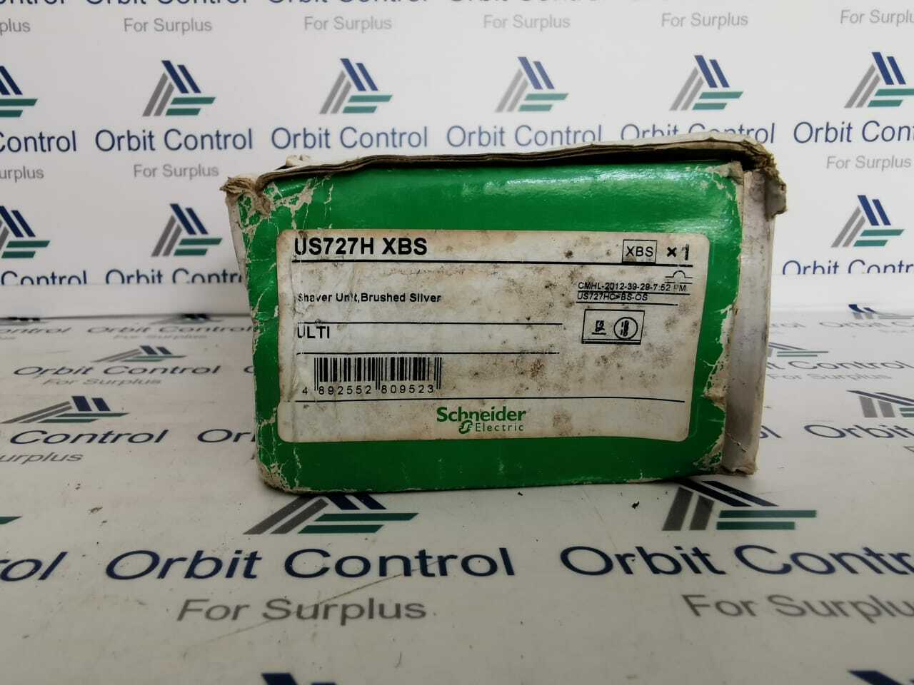 Schneider Electric US727H XBS Schneider US727H XBS ULTI Shaver Socket Champagne Silver 110-240 VAC 2