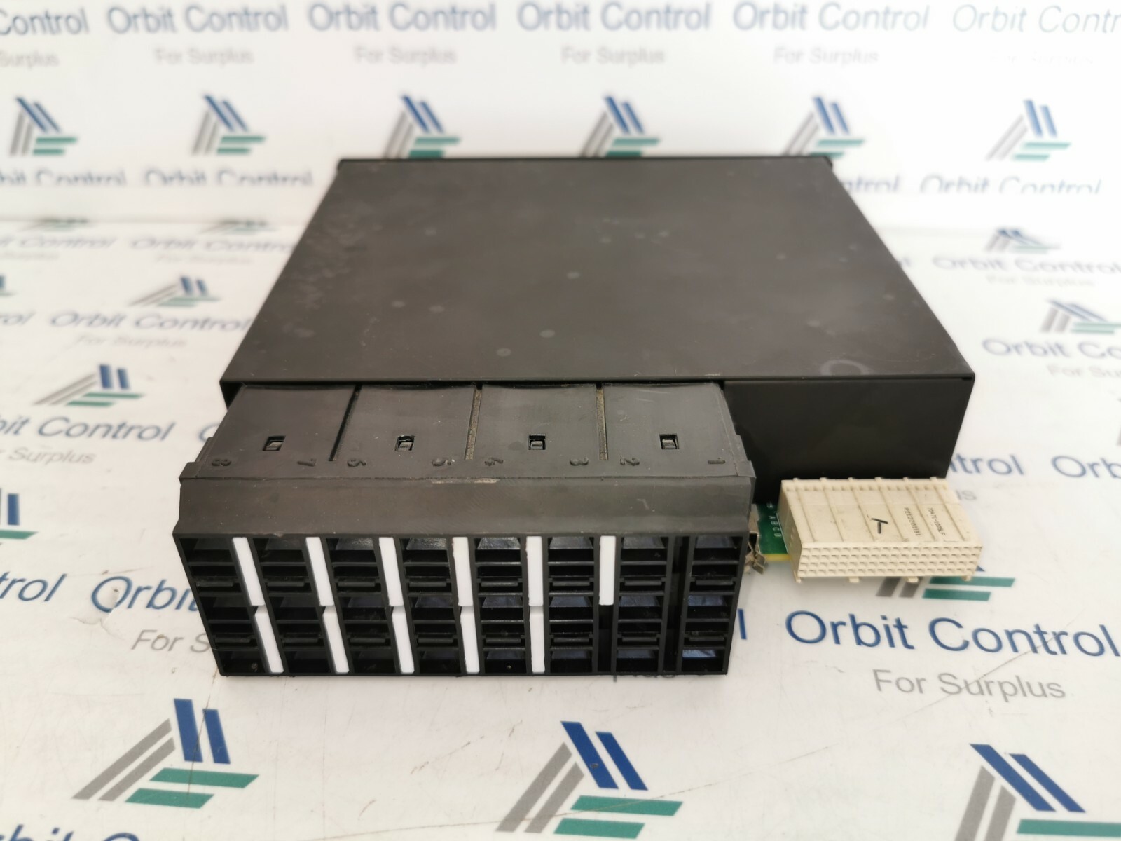 GE UR 6AH GE Multilin UR 6AH Digital I/O, 8 Digital Inputs, 2 Form-A/C Outputs 6A 3