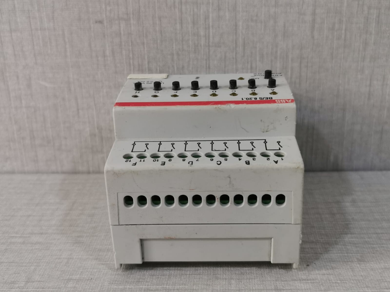 ABB 2CDG 1110 056 R0011 ABB BE/S 8.20.1 EIB/KNX REG Binary Input, 8-times, 230 V/ 2CDG1110056R0011 5