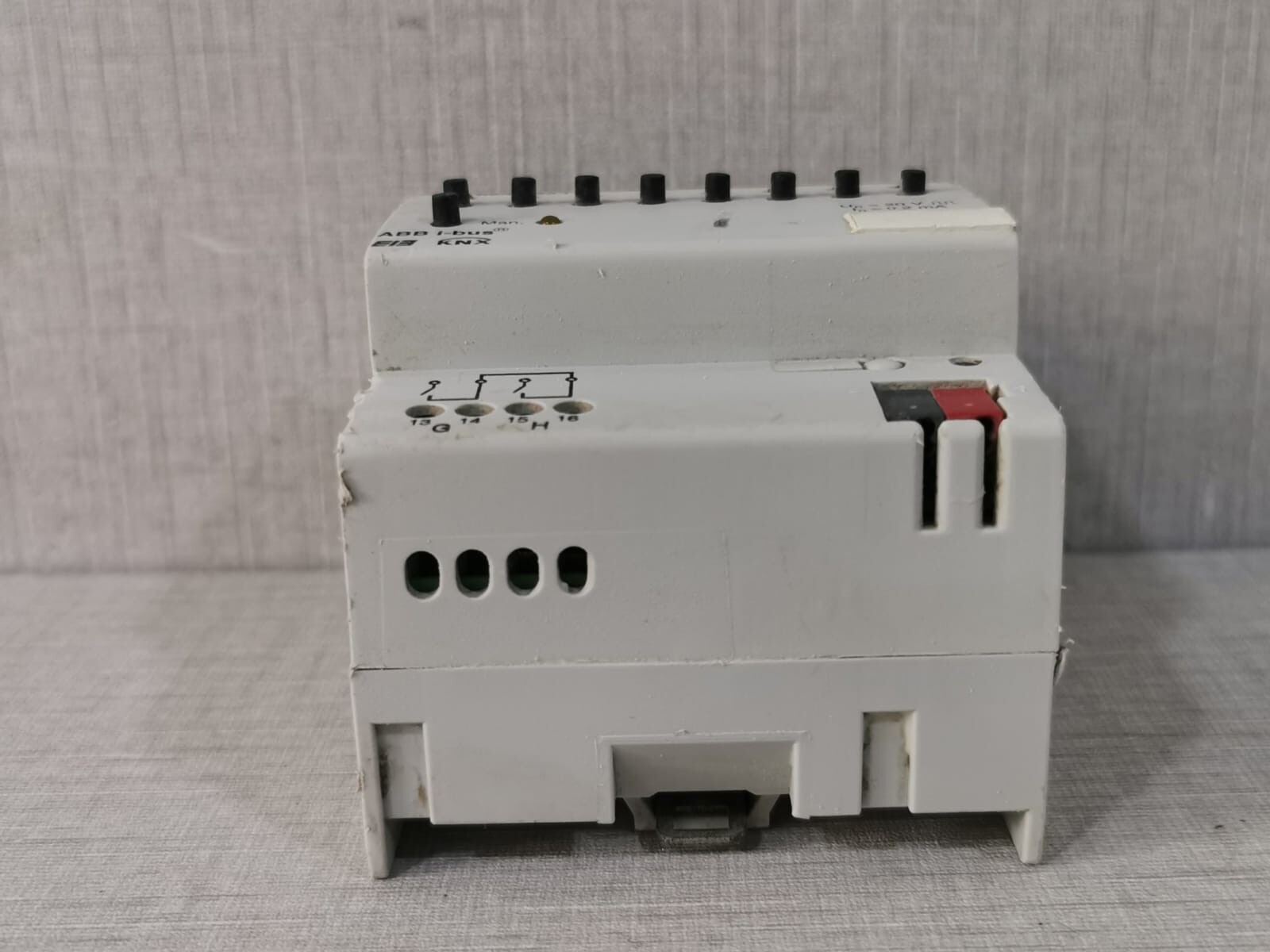 ABB 2CDG 1110 056 R0011 ABB BE/S 8.20.1 EIB/KNX REG Binary Input, 8-times, 230 V/ 2CDG1110056R0011 6