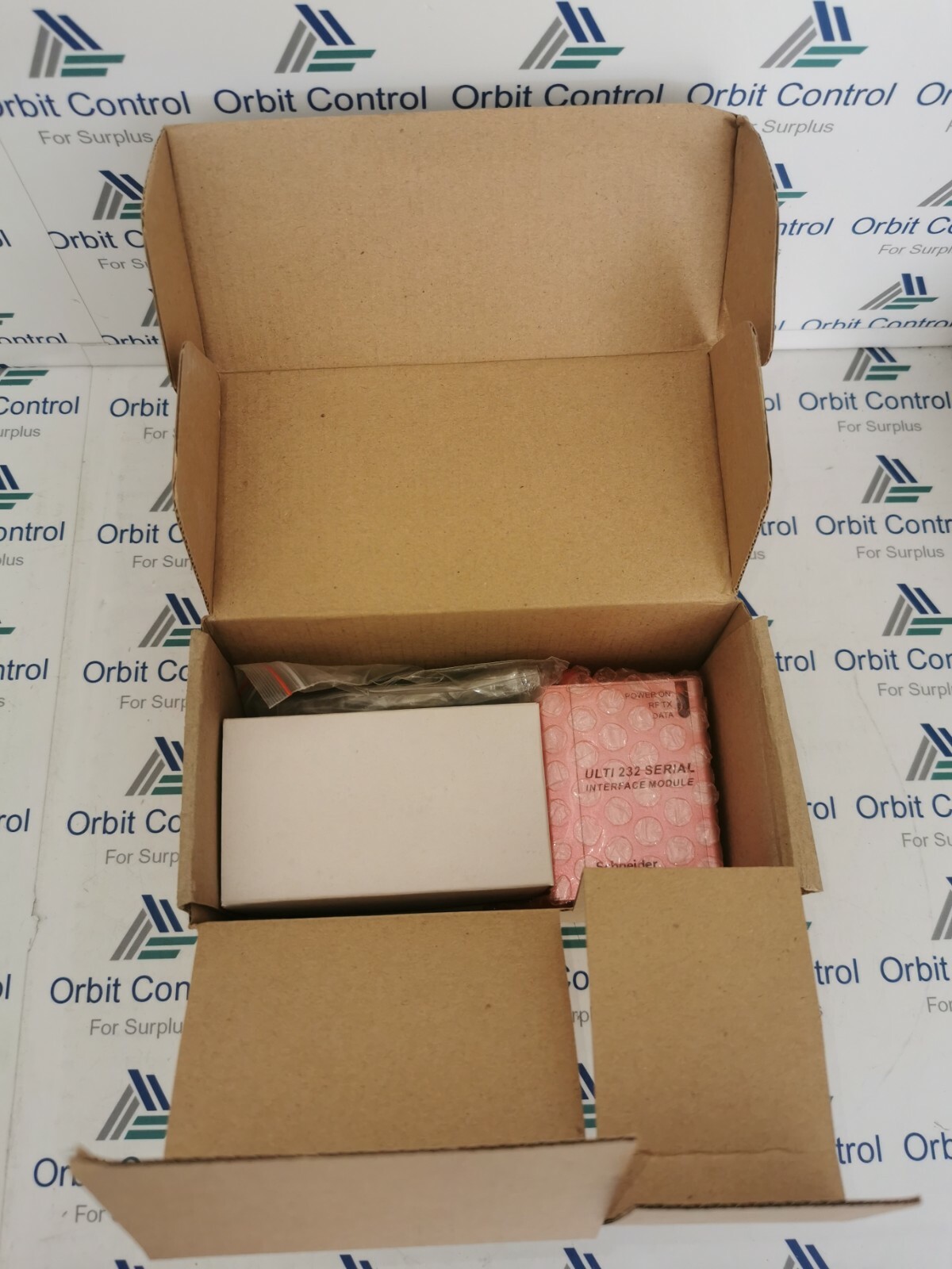 Schneider Electric RS232 Schneider Electric U10NRSI002XX1, RS232 SeriaIL Interface 434MHz, W/houseing 3