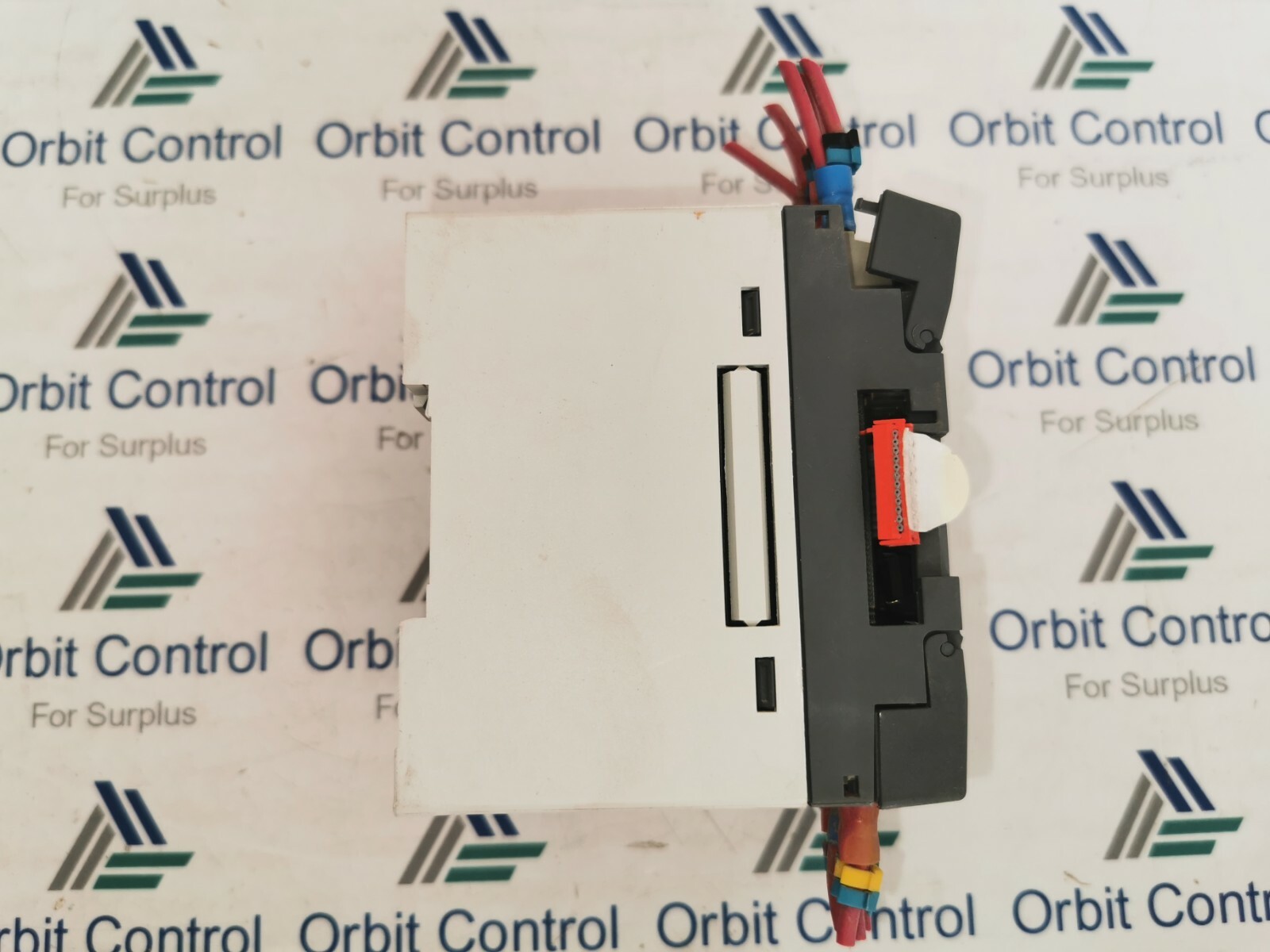 ABB 1SBP260101R1001 ABB XO08R1-A02 Extension Module 1SBP260101R1001 8 RELAY OUTPUTS 2A 3
