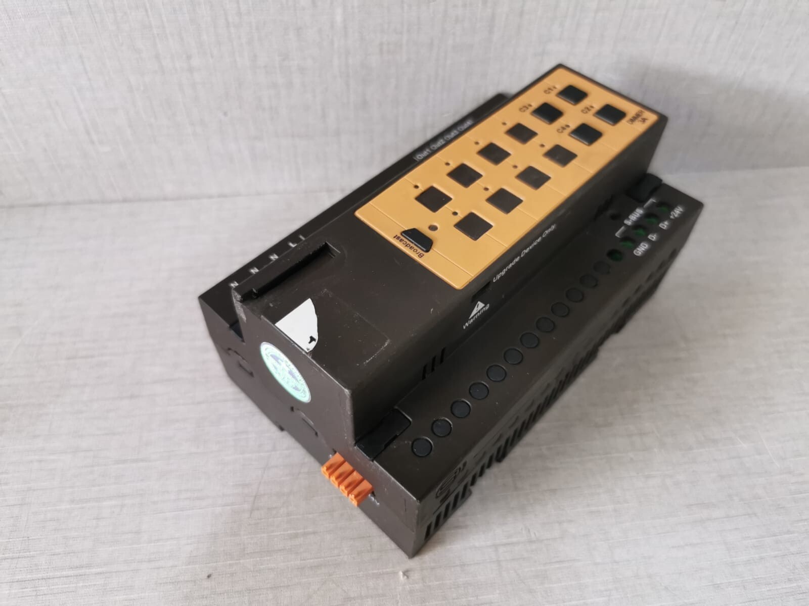 Smart SB-DIM4c3A-DN SMART-BUS SB-DIM4c3A-DN DIMMER 4CHANNEL 3 AMP 8