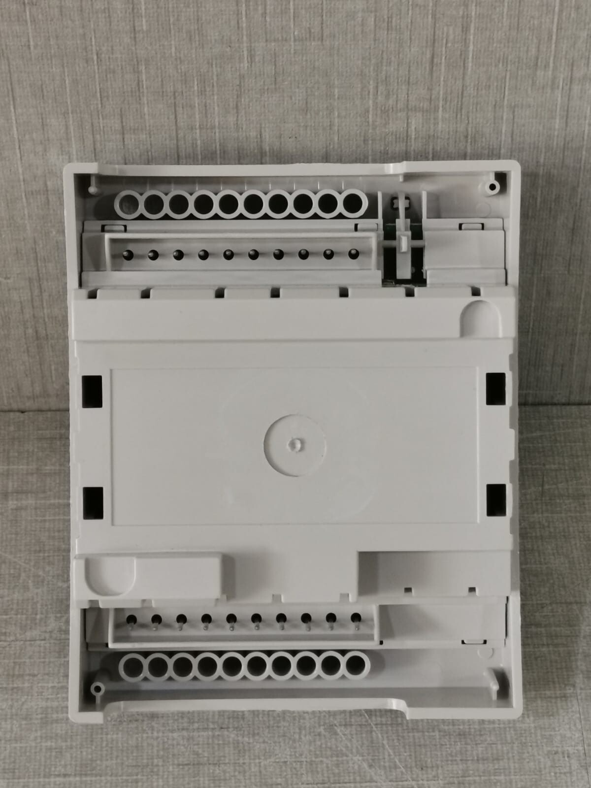 Schneider TAC Xenta TP/FT-10 Repeat Schneider Electric TAC Xenta TP/FT-10 Repeat 0-073-0912-0- WITHOUT BASE 10