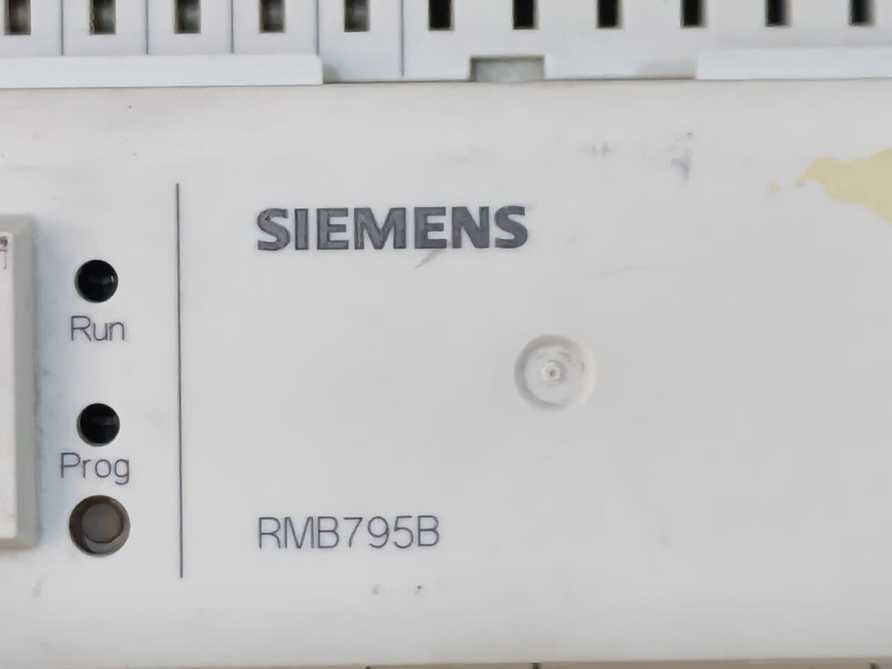 Siemens RMB795B/ RMB795B-1 Siemens RMB795B/ RMB795B-1 Synco Central Control Unit 2