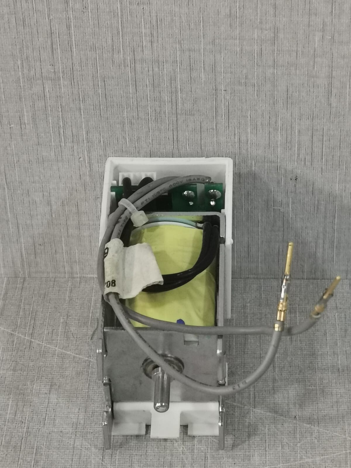 Cutler-Hammer 2C12790G49 CUTLER HAMMER Spring Rel 208/240 VAC 220/250 VDC / 2C12790G49 3