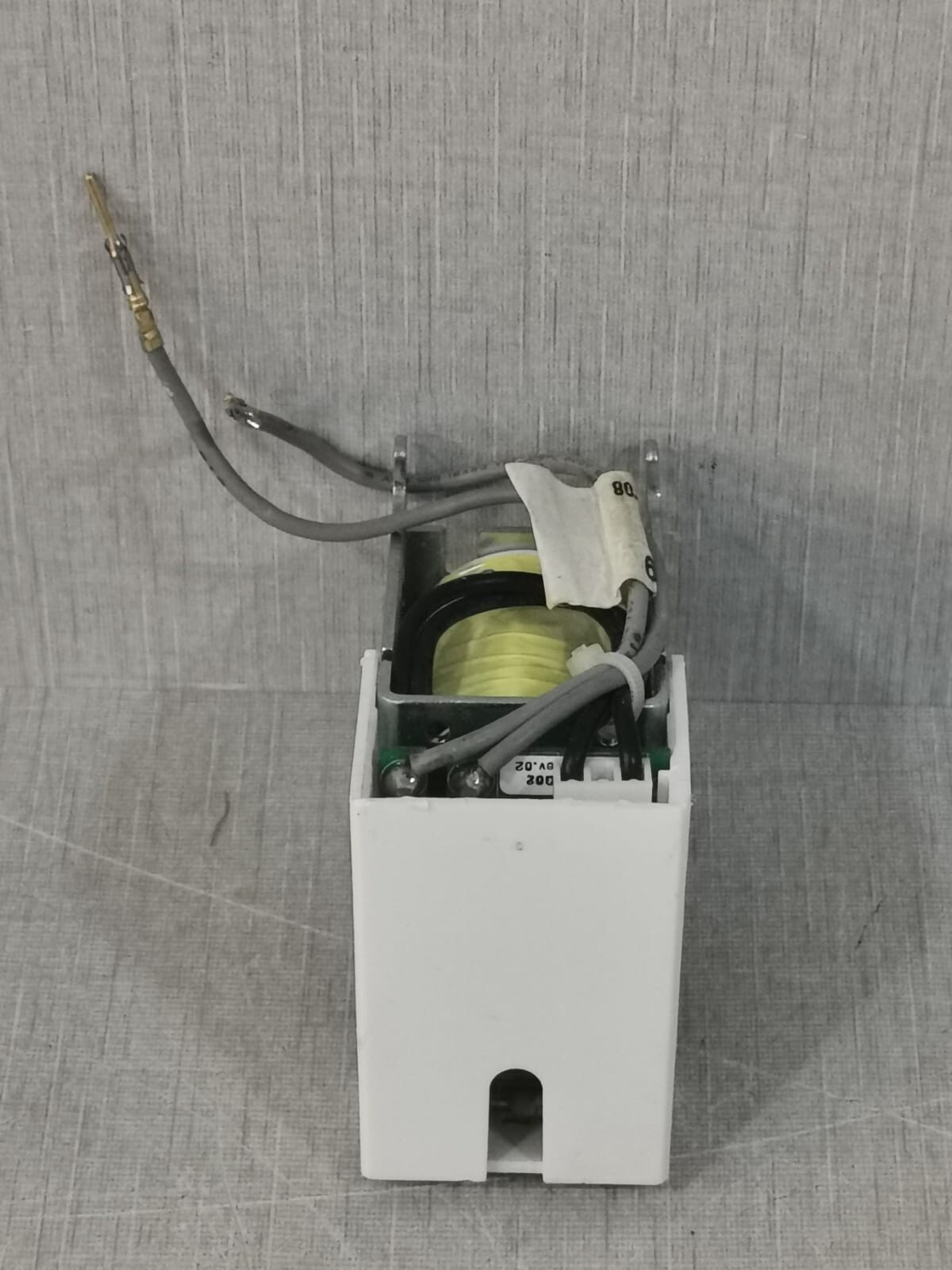 Cutler-Hammer 2C12790G49 CUTLER HAMMER Spring Rel 208/240 VAC 220/250 VDC / 2C12790G49 4