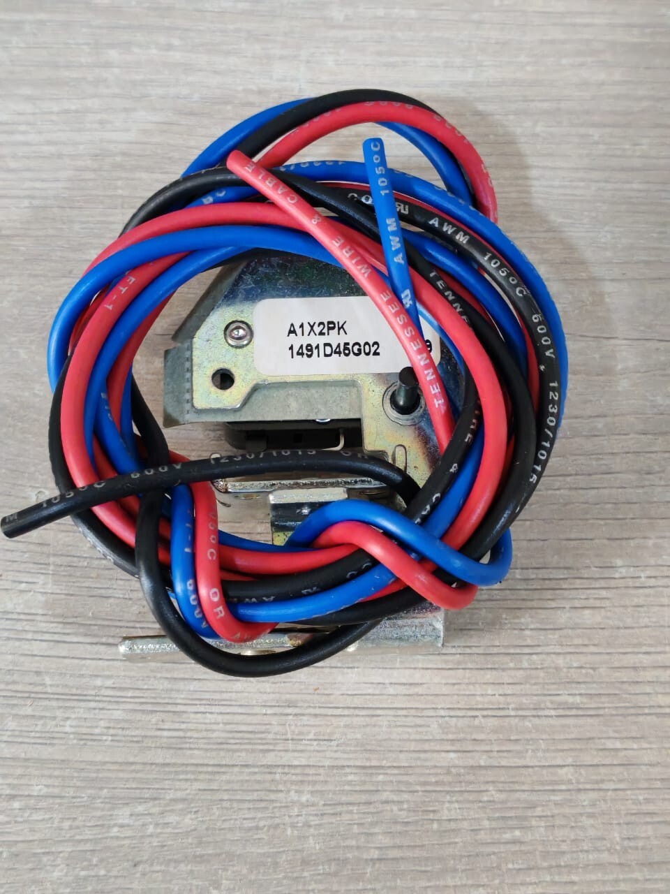 Eaton A1X2PK EATON A1X2PK AUX.SWTCH FOR CUTLER-HAMMER SER.C TYPE J-BREAKER 1491D45G02 600VAC 2