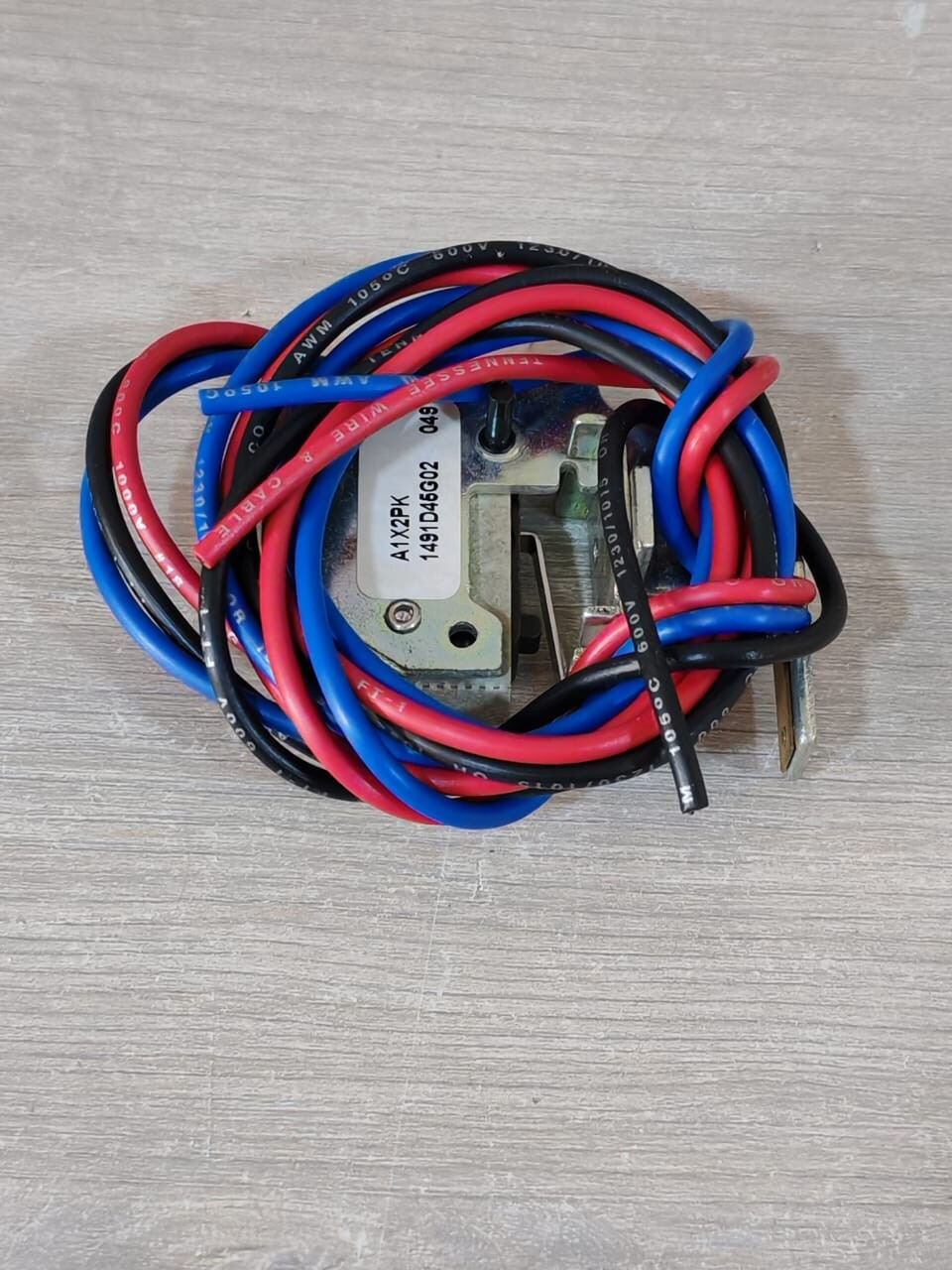 Eaton A1X2PK EATON A1X2PK AUX.SWTCH FOR CUTLER-HAMMER SER.C TYPE J-BREAKER 1491D45G02 600VAC 4