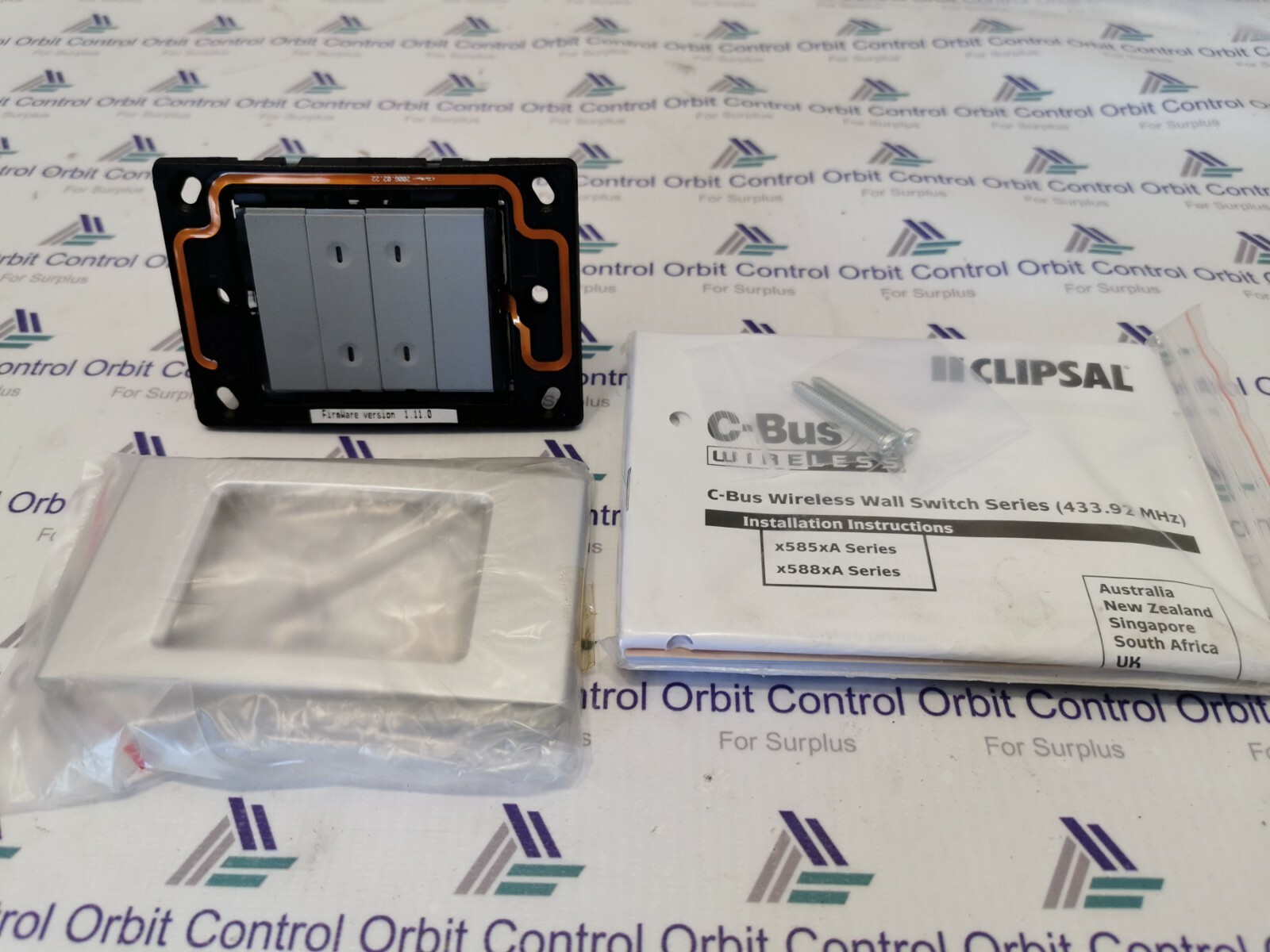 Clipsal 5854R4F2AA Clipsal 5854R4F2AA C-Bus Wireless 4 Button 2 Channel 4A Relay Unit 3