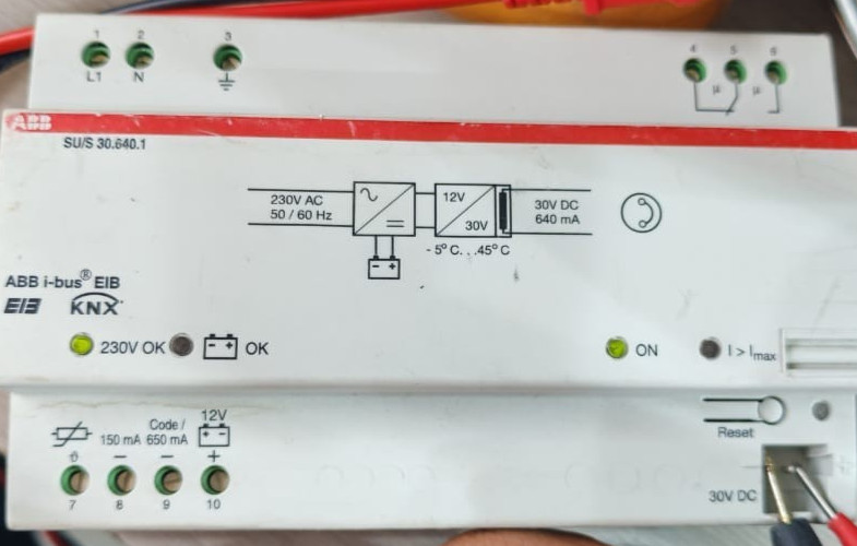 ABB i-bus KNX SU/S 30.640.1 UNINTERRUPTIBLE EIB POWER SUPPLY GH Q631 0049 R011