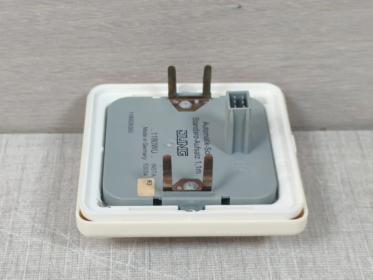 Jung 1180-WU JUNG 1180WU Automatic Universal Switch 7
