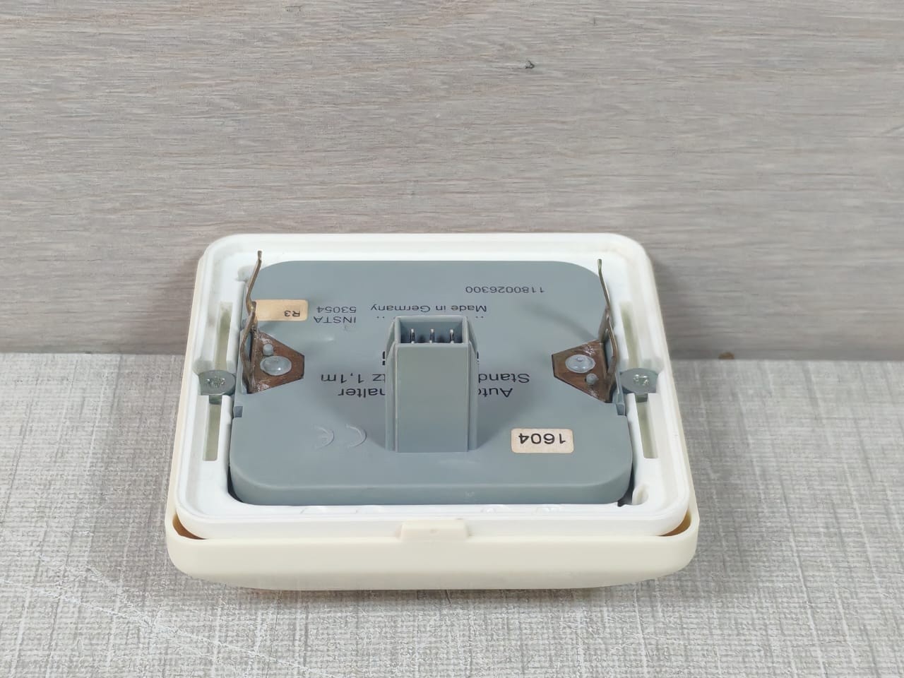 Jung 1180-WU JUNG 1180WU Automatic Universal Switch 8