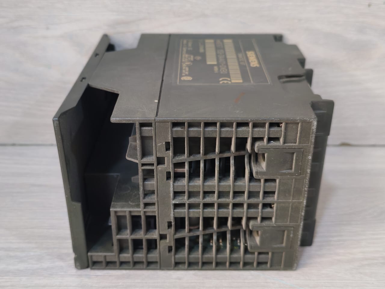 Siemens 6ES7-153-3AA01-0XB0 SIEMENS 6ES7 153-3AA01-0XB0 SIMATIC ET 200M INTERFACE MODULE 7