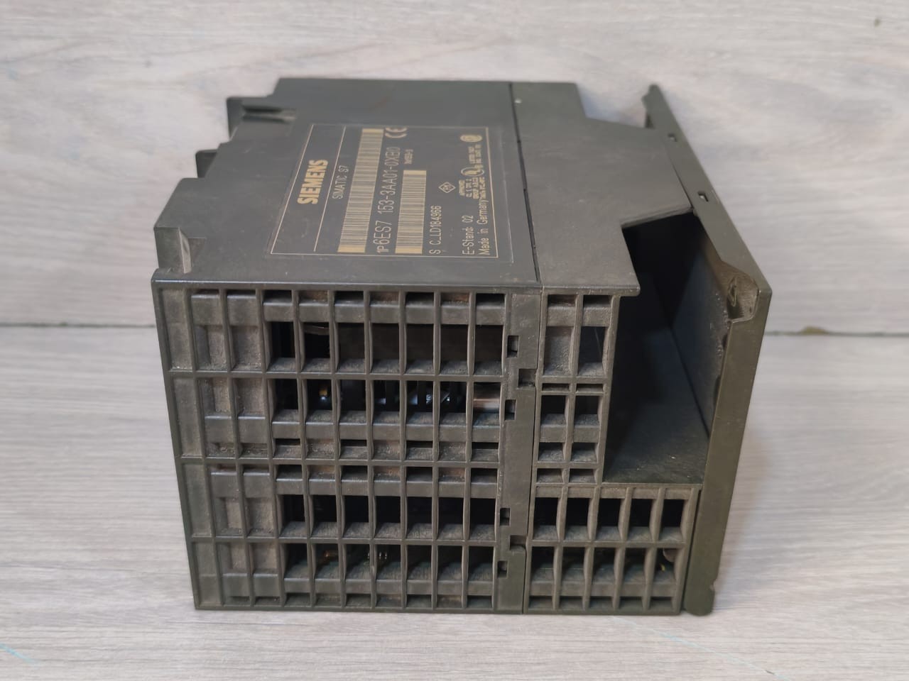 Siemens 6ES7-153-3AA01-0XB0 SIEMENS 6ES7 153-3AA01-0XB0 SIMATIC ET 200M INTERFACE MODULE 8