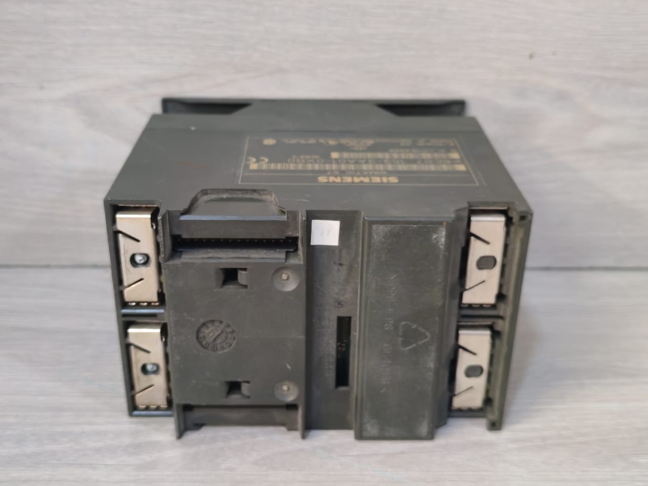 Siemens 6ES7-153-3AA01-0XB0 SIEMENS 6ES7 153-3AA01-0XB0 SIMATIC ET 200M INTERFACE MODULE 9