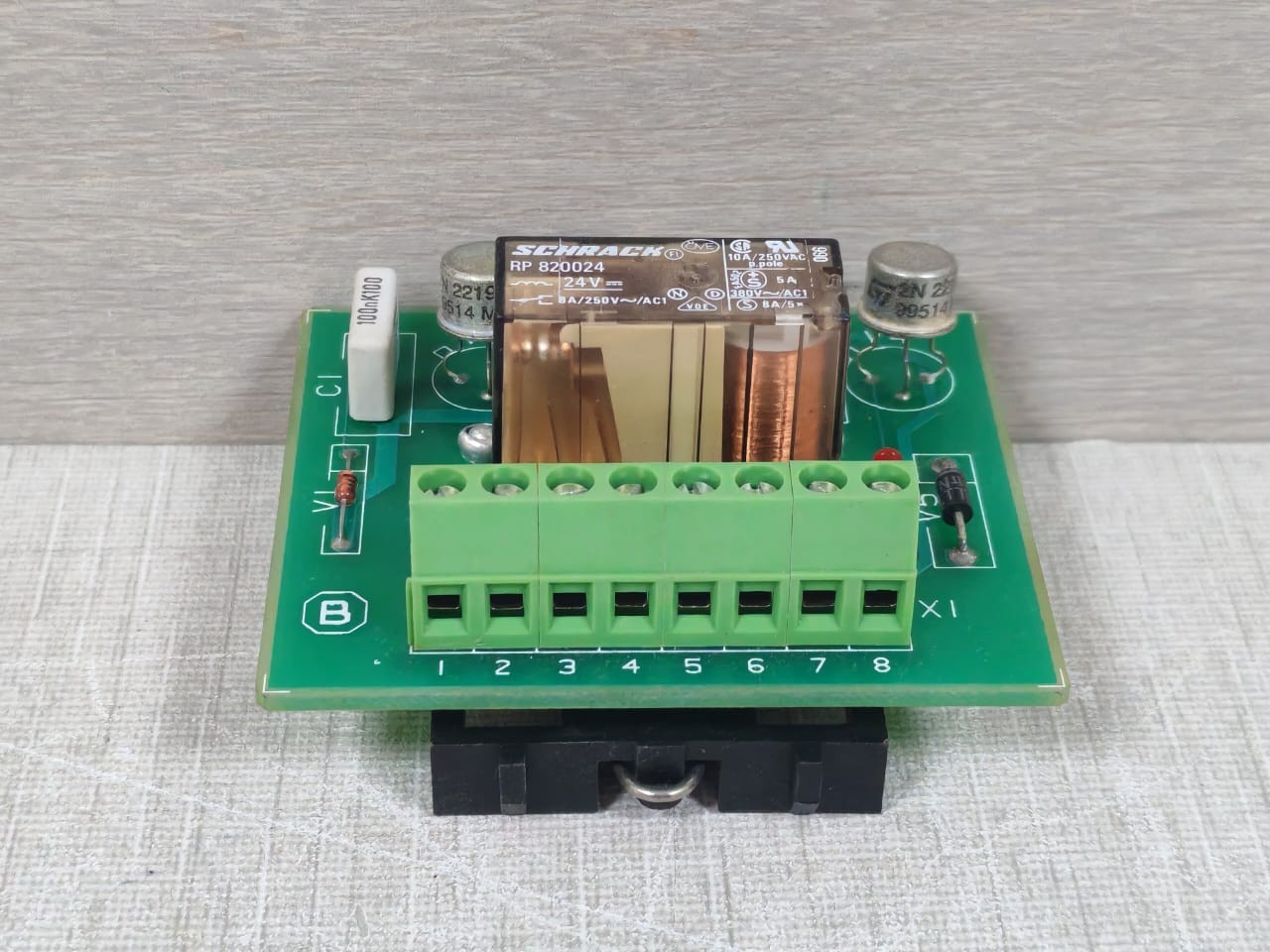 ABB SADT38REC ABB SADT38REC LIGHT RELAY FOR 37EAF CODE: 57880244 3
