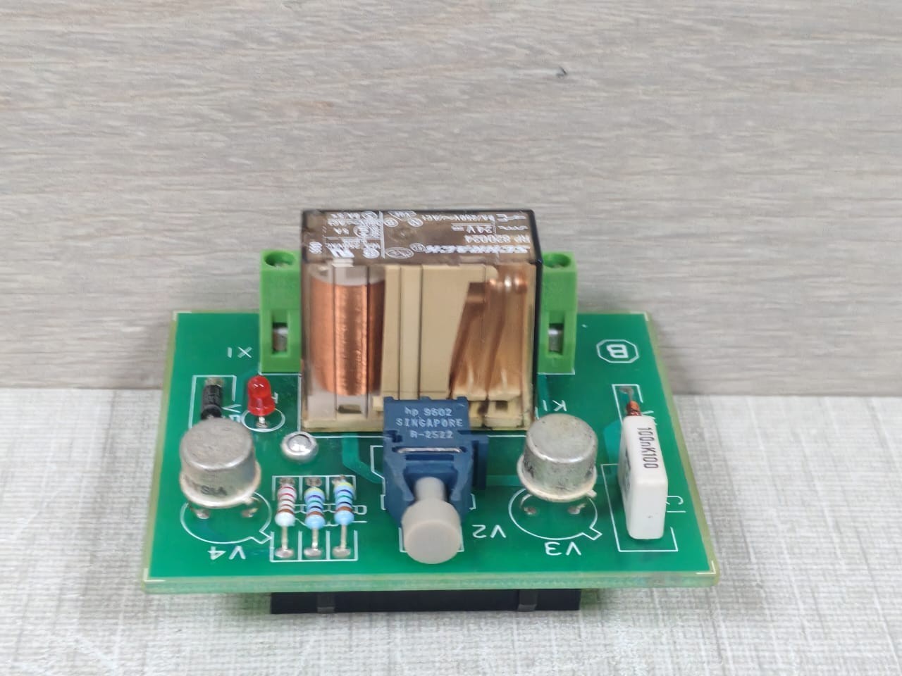 ABB SADT38REC ABB SADT38REC LIGHT RELAY FOR 37EAF CODE: 57880244 4